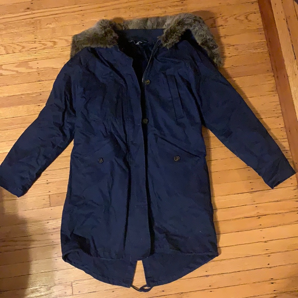 Super warm navy blue coat w/ zipper and button closure, removable fur-lined hood